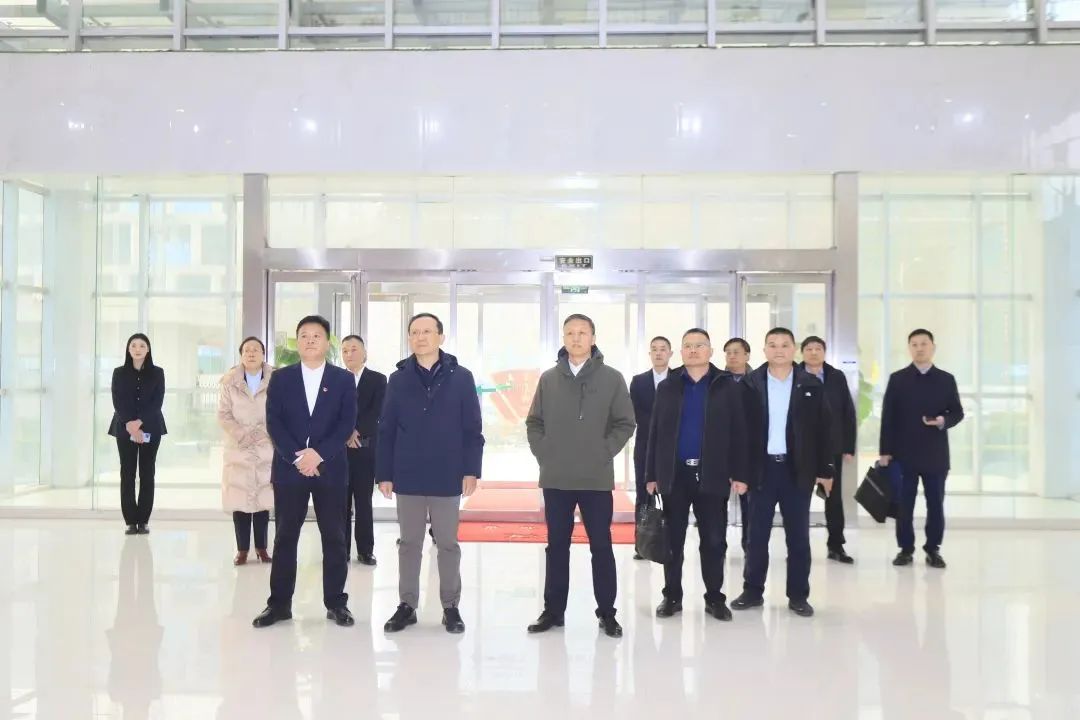 省政府國資委黨委書記、主任李濤一行到花花牛乳業(yè)集團(tuán)調(diào)研