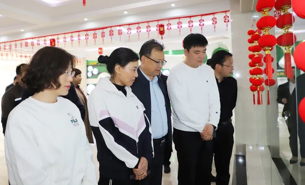 花花牛丨駐馬店市遂平縣政協(xié)黨組書記、主席張衛(wèi)東一行蒞臨花花牛魯山瑞亞牧場參觀