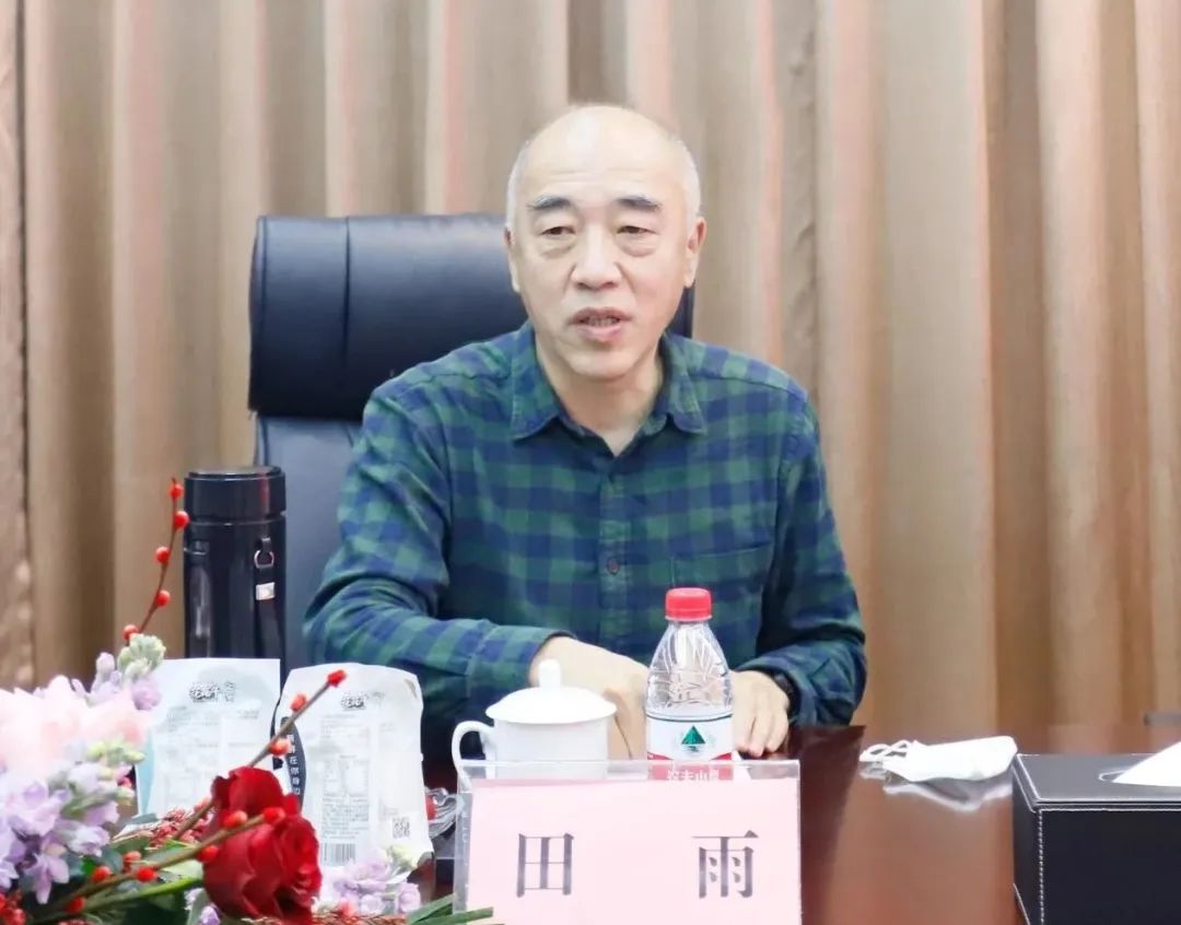 新年開新局 合作促發(fā)展丨佳木斯市委常委、副市長閆志剛一行蒞臨花花牛乳業(yè)集團及佳田企業(yè)考察座談