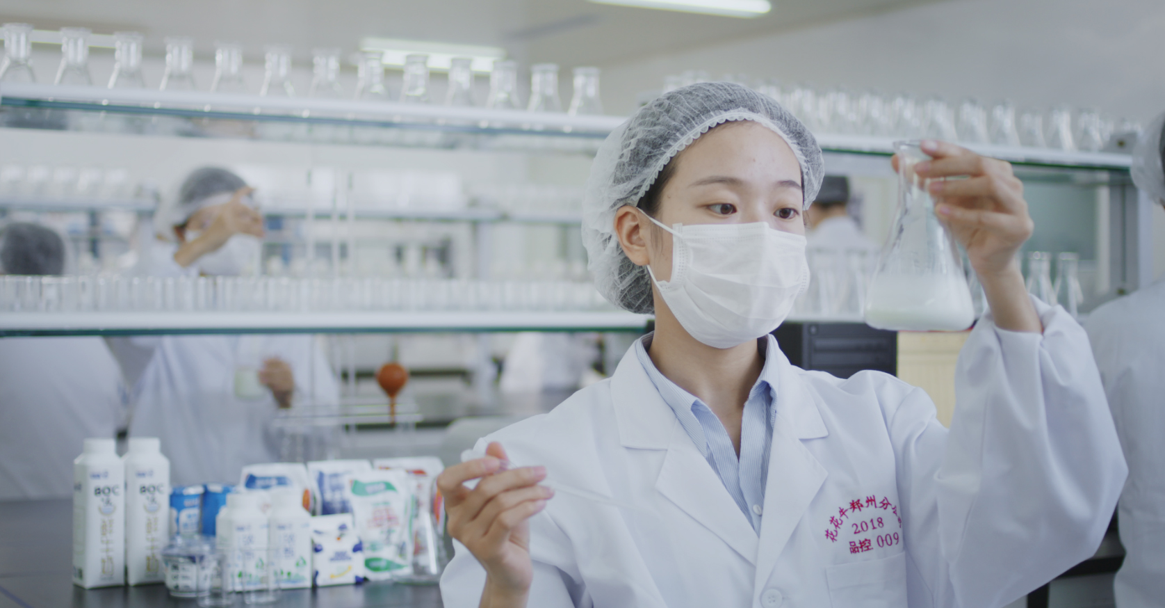 榮膺乳業(yè)三大金獎，花花牛以產(chǎn)業(yè)融合發(fā)展推進奶業(yè)高質(zhì)量發(fā)展