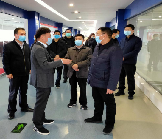 省委統(tǒng)戰(zhàn)部副部長張紅林一行蒞臨花花牛乳業(yè)集團 調(diào)研復(fù)工復(fù)產(chǎn)暨二七區(qū)民營經(jīng)濟發(fā)展工作座談會 省委統(tǒng)戰(zhàn)部副部長張紅林一行蒞臨花花牛乳業(yè)集團 調(diào)研復(fù)工復(fù)產(chǎn)暨二七區(qū)民營經(jīng)濟發(fā)展工作座談會