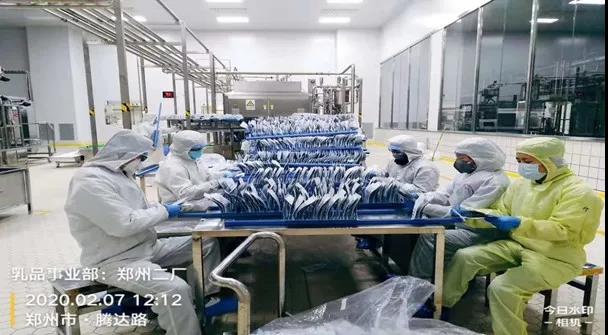 花花牛 | 疾風(fēng)來(lái)臨，你是不是勁草？