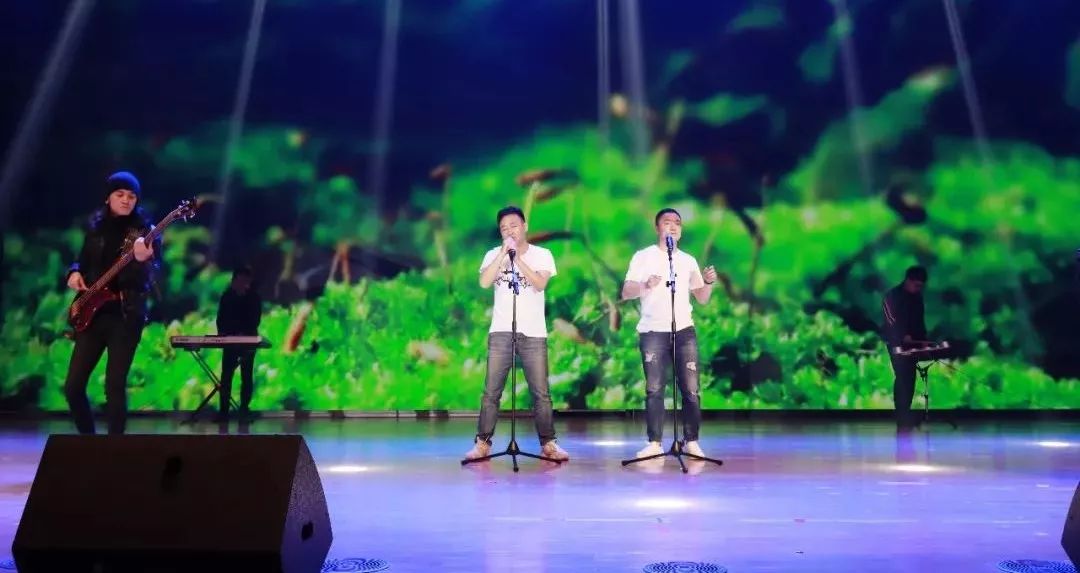 “贏在2019”，花花牛乳業(yè)集團(tuán)2019年新春晚會(huì)盛大開(kāi)幕