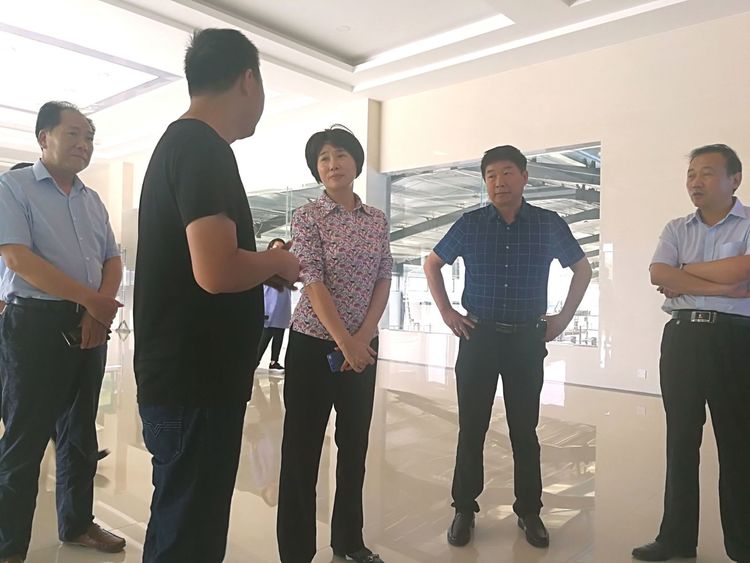 駐馬店市委常委、統(tǒng)戰(zhàn)部長姚新文 蒞臨花花牛乳業(yè)集團(tuán)總部調(diào)研