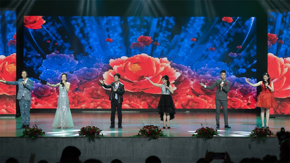 “不忘初心、聚力前行” 花花牛集團2018迎新春聯(lián)歡會隆重舉行