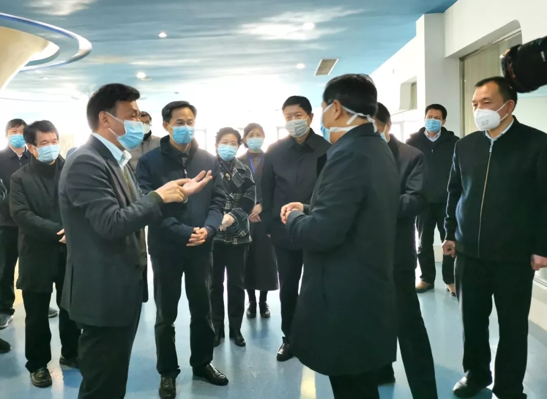 快訊丨河南省副省長武國定蒞臨花花牛乳業(yè)集團(tuán)調(diào)研重點(diǎn)保障企業(yè)復(fù)工復(fù)產(chǎn)情況 快訊丨河南省副省長武國定蒞臨花花牛乳業(yè)集團(tuán)調(diào)研重點(diǎn)保障企業(yè)復(fù)工復(fù)產(chǎn)情況