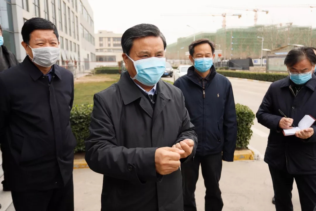 快訊丨河南省副省長武國定蒞臨花花牛乳業(yè)集團(tuán)調(diào)研重點(diǎn)保障企業(yè)復(fù)工復(fù)產(chǎn)情況 快訊丨河南省副省長武國定蒞臨花花牛乳業(yè)集團(tuán)調(diào)研重點(diǎn)保障企業(yè)復(fù)工復(fù)產(chǎn)情況
