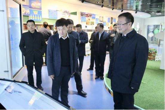 寧夏回族自治區(qū)農(nóng)業(yè)農(nóng)村廳黨組書記、廳長(zhǎng)王剛一行蒞臨花花牛乳業(yè)集團(tuán)調(diào)研